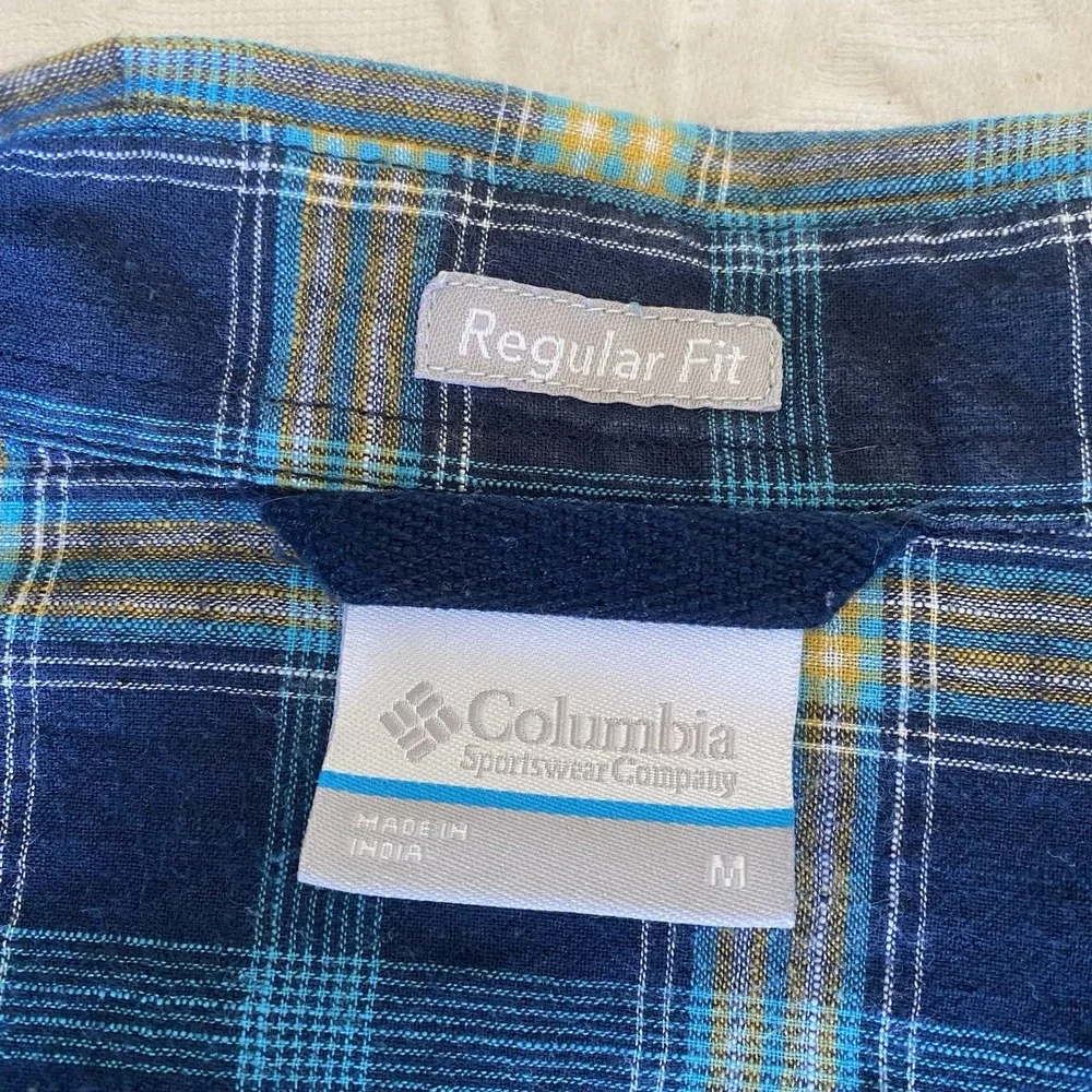 Columbia brand type